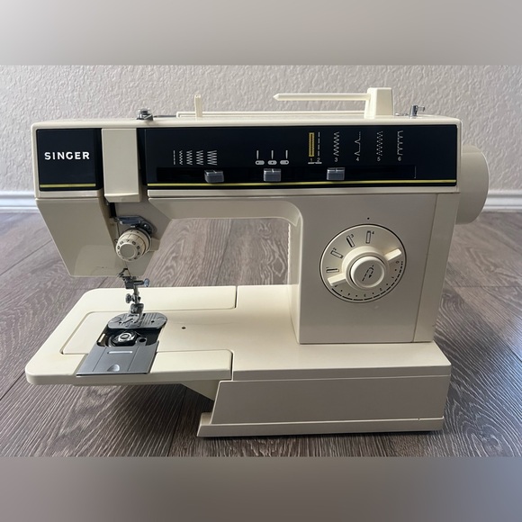 SINGER 6212C Sewing Machine With Power Cable Tested Working Perfect Like New - Picture 2 of 13